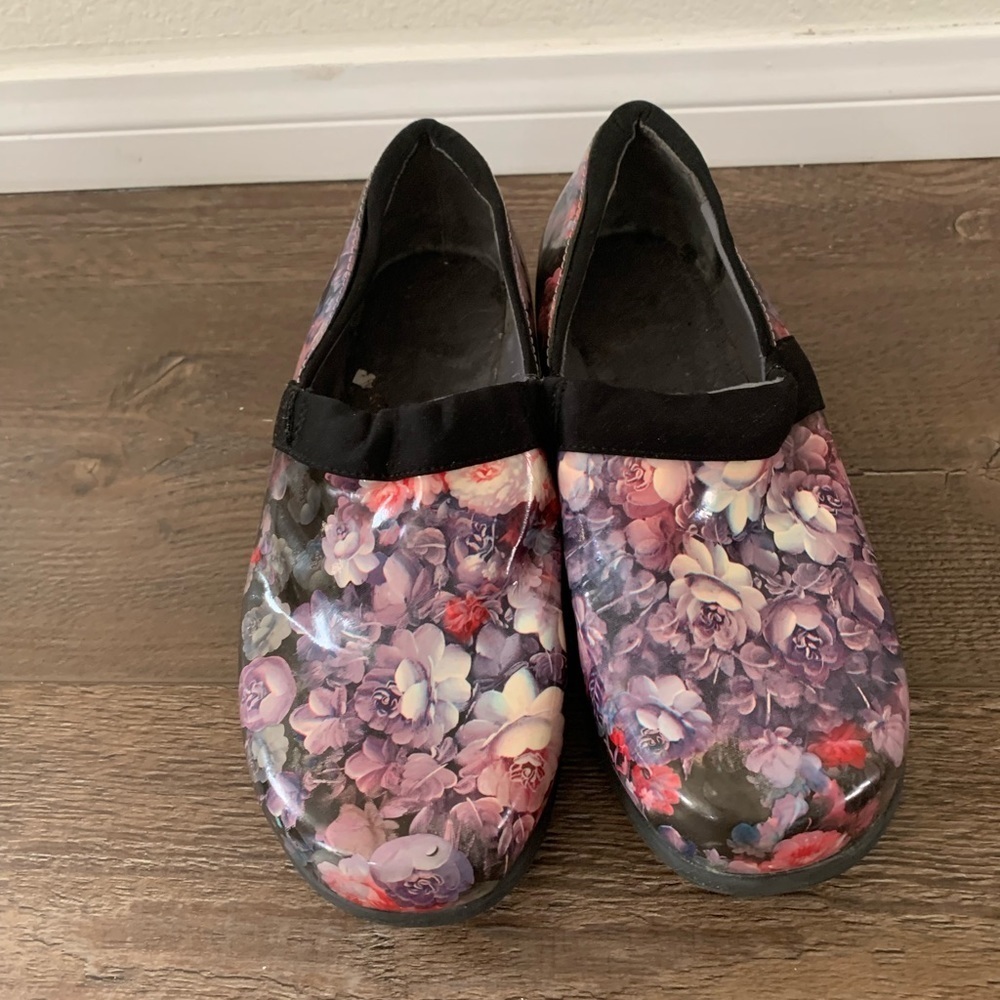 Shoes - Picture 8 of 8